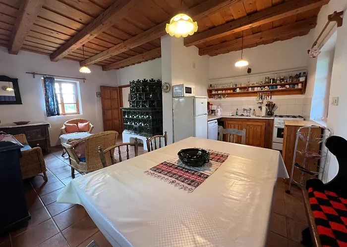 Erdoszeli Paraszthaz